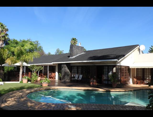 700M² GUESTHOUSE FOR SALE IN OUDTSHOORN CENTRAL
